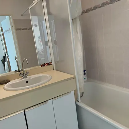 Flat With Swimming Pool Close To The Apartment *