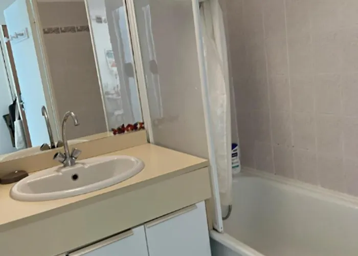 Flat With Swimming Pool Close To The Apartmán *